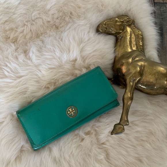 Tory Burch Teal Patent Leather Envelope Wallet - Picture 1 of 8